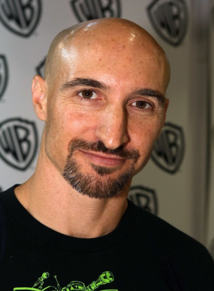 Scott Menville (Presentador)