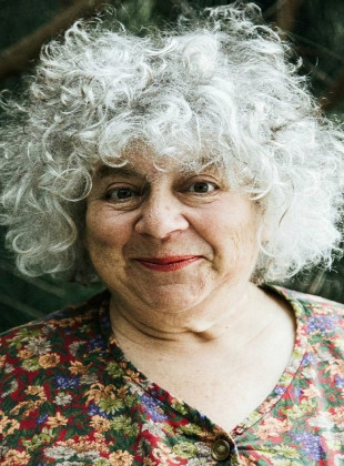 Miriam Margolyes (Presentadora)