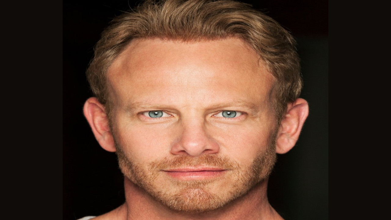 Ian Ziering (Presentador)