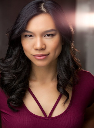 Regina Ting Chen (Presentadora)
