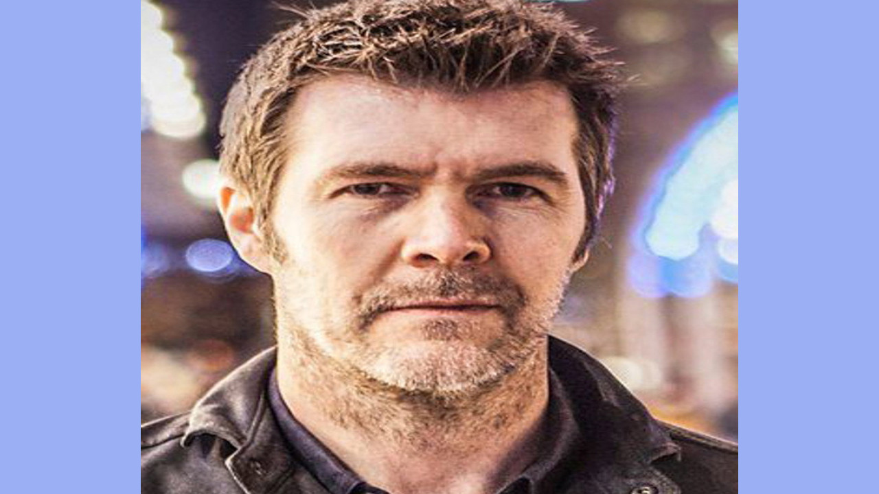 Rhod Gilbert (Presentador)