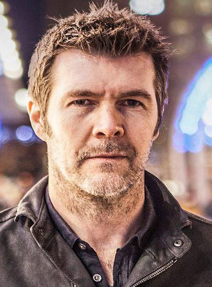 Rhod Gilbert (Presentador)