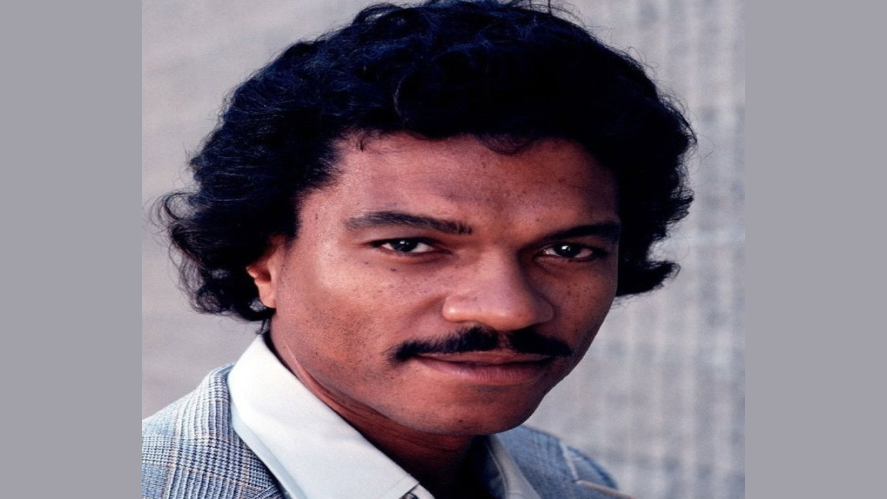 Billy Dee Williams (Presentador)