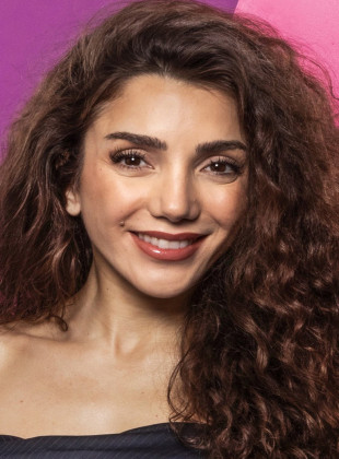 Gina Dirawi (Presentadora)