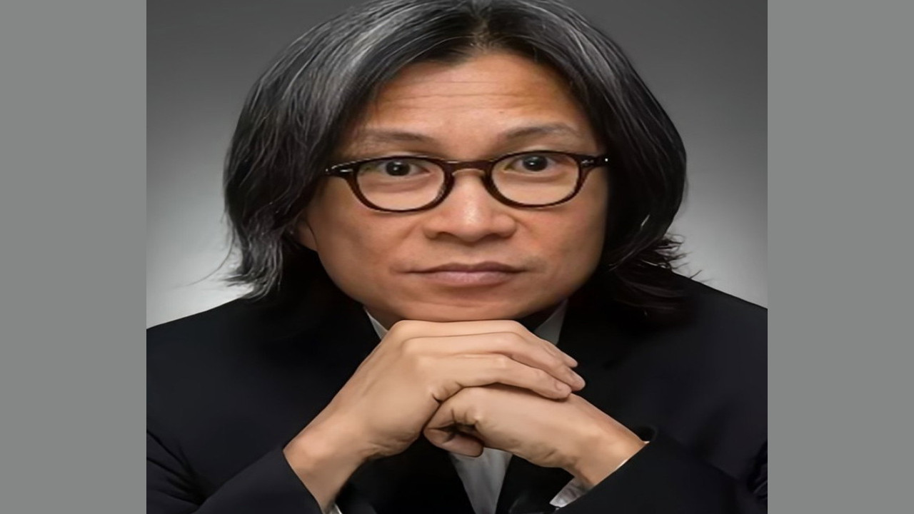 Peter Chan Hoh-San (Presentador)