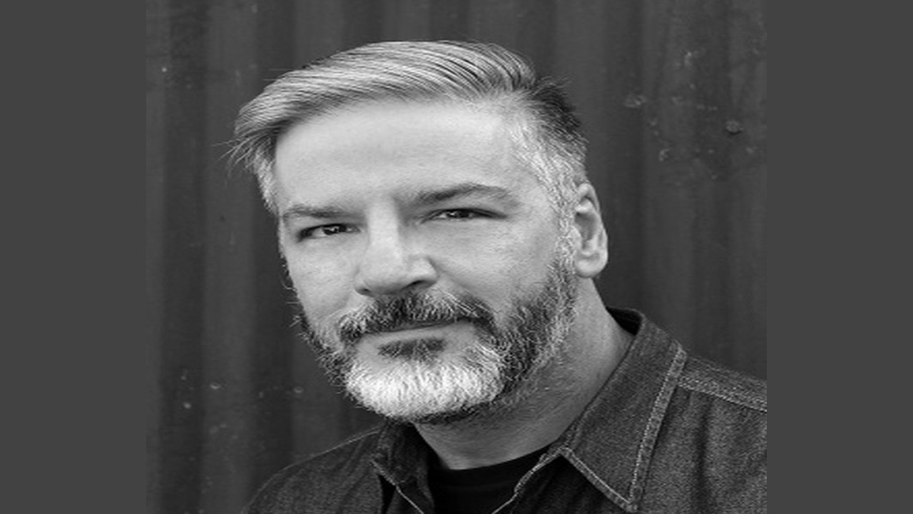 Tony Cervone (Presentador)