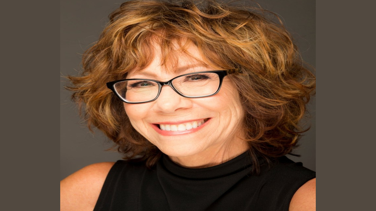 Mindy Sterling (Presentadora)