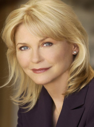 Dee Wallace (Presentadora)
