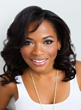 Nneka Elliott (Presentadora)