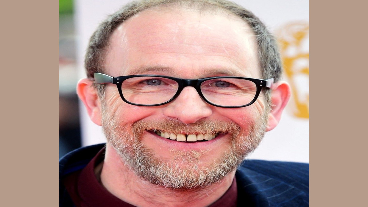 Paul Kaye (Presentador)