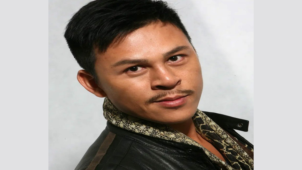 Shi Yanneng (Presentador)