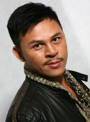 Shi Yanneng (Presentador)