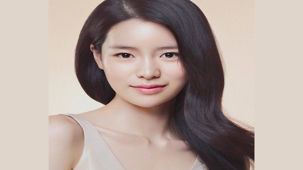 Im Ji‑yeon (Presentadora)