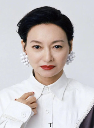 Kara Hui Ying-Hung (Presentadora)