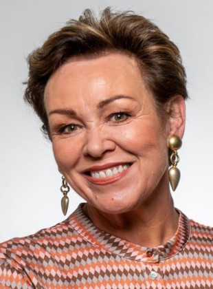 Christa Ackroyd (Presentadora)