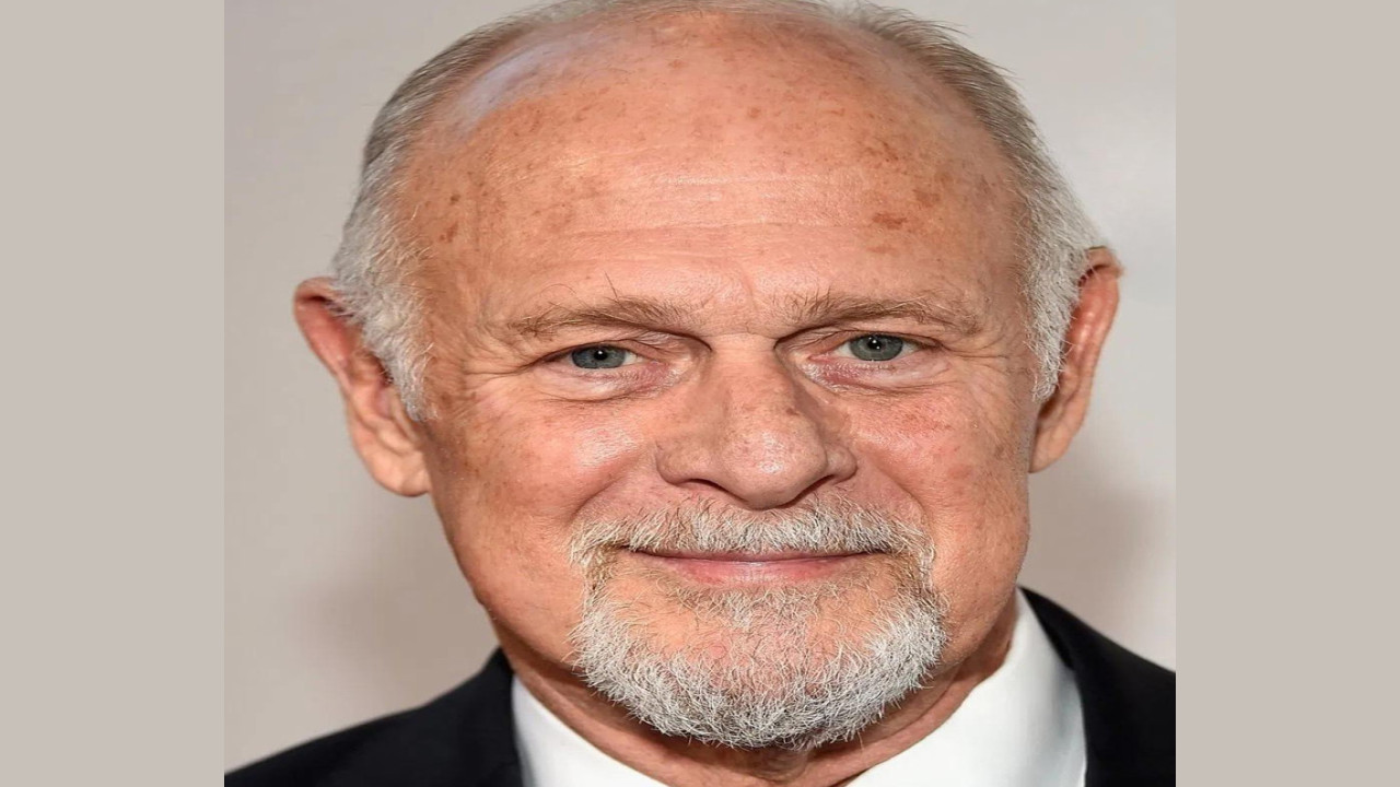 Gerald McRaney (Presentador)