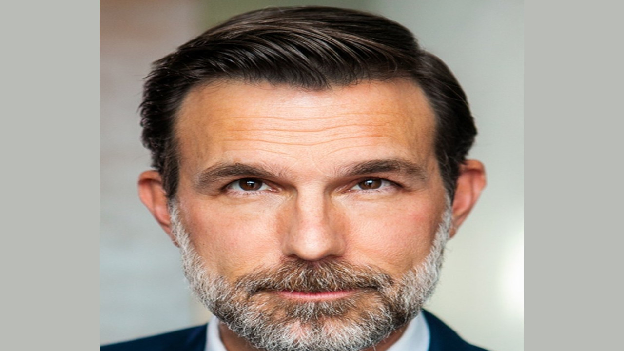 Jeff Witzke (Presentador)