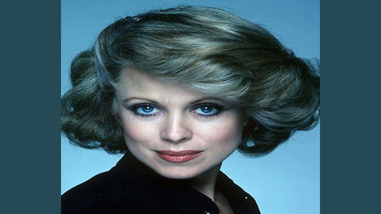 Phyllis Davis (Presentadora)