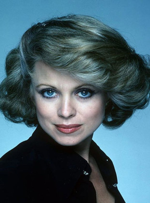 Phyllis Davis (Presentadora)