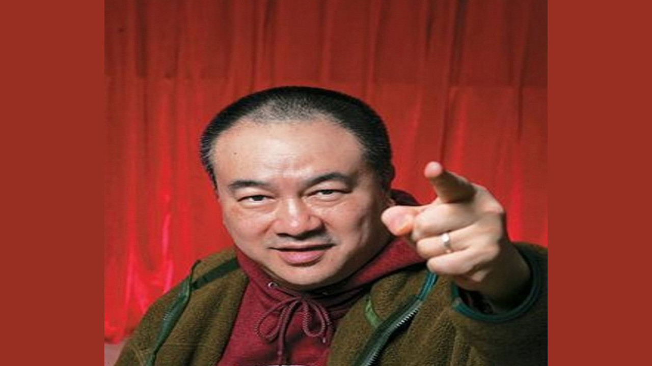 Clifton Ko (Presentador)