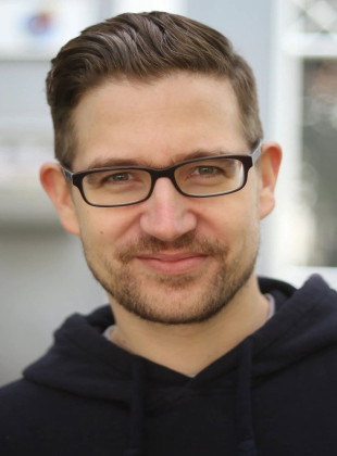 Daniel Schröckert (Presentador)