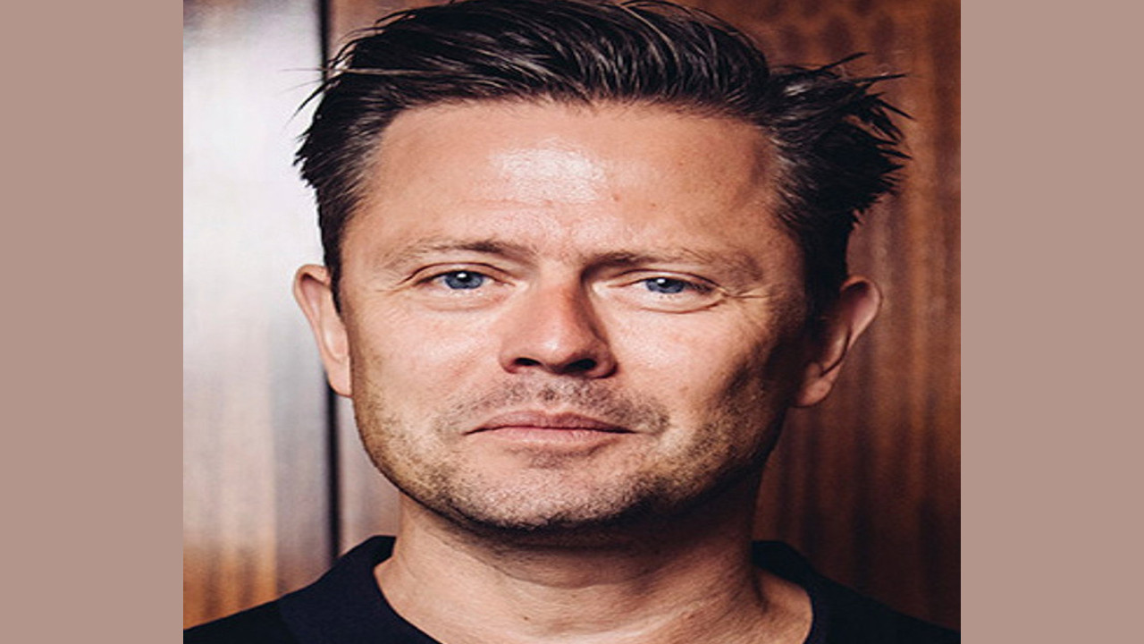 Fredrik Wikingsson (Presentador)