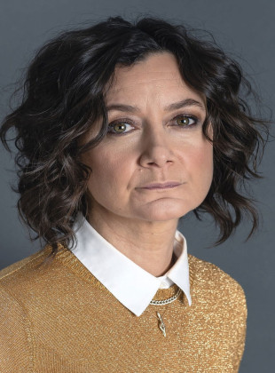 Sara Gilbert (Presentadora)