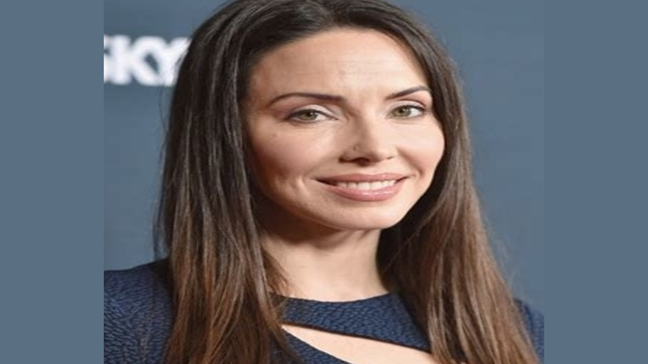 Whitney Cummings (Presentadora)