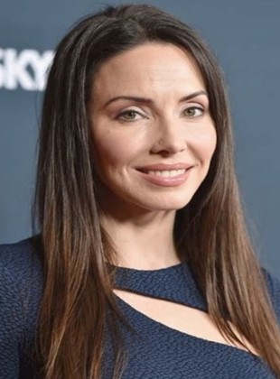 Whitney Cummings (Presentadora)
