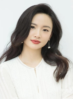 Lee Mung (Presentadora)