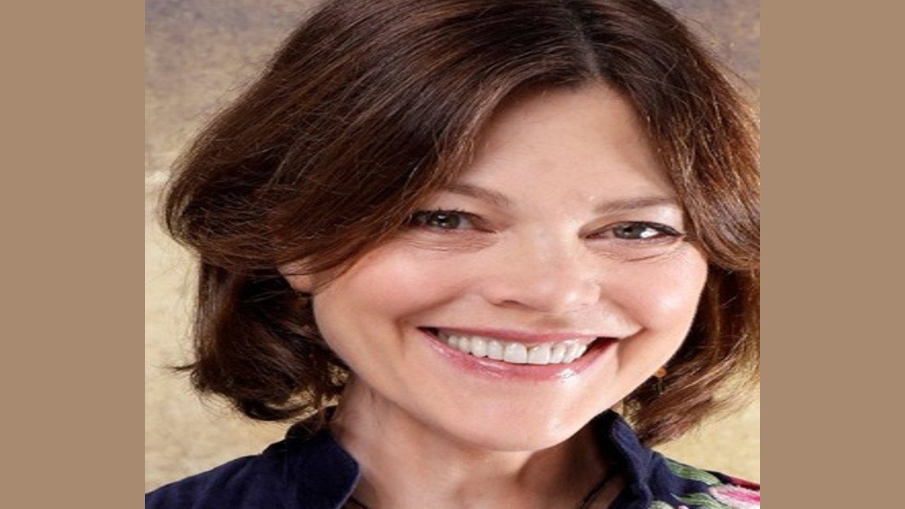 Alexandra Kazan (Presentadora)