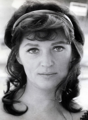 Majel Barrett (Presentadora)